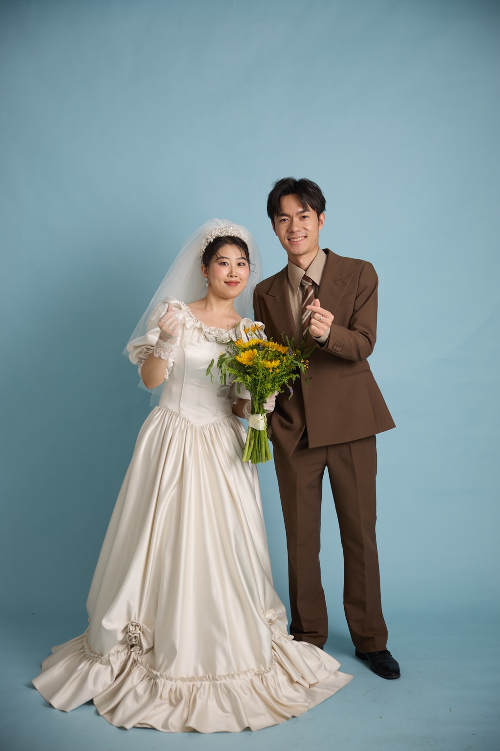 赵成成和张晴的蓝色复古婚纱照